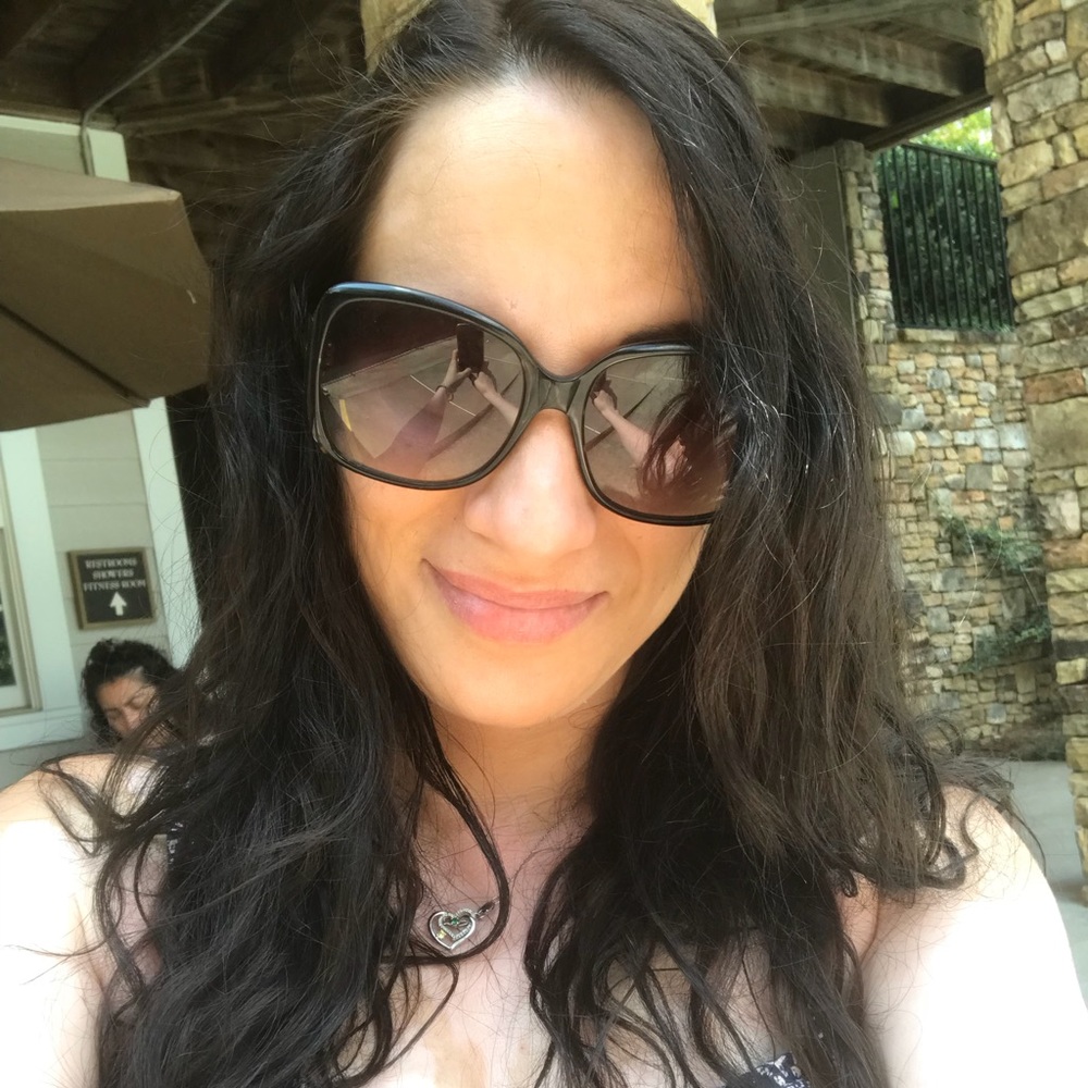 Meet your Posher, Maribel